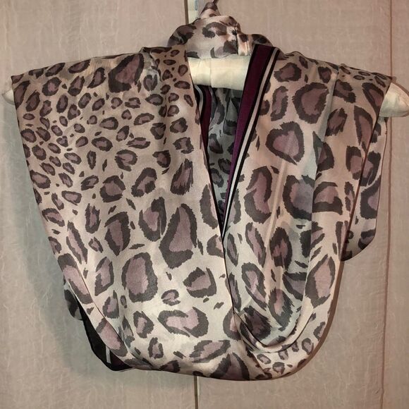 Apt. 9 White Burgundy Pink Black Edge Stripes Leopard Print Infinity Scarf - Picture 1 of 7